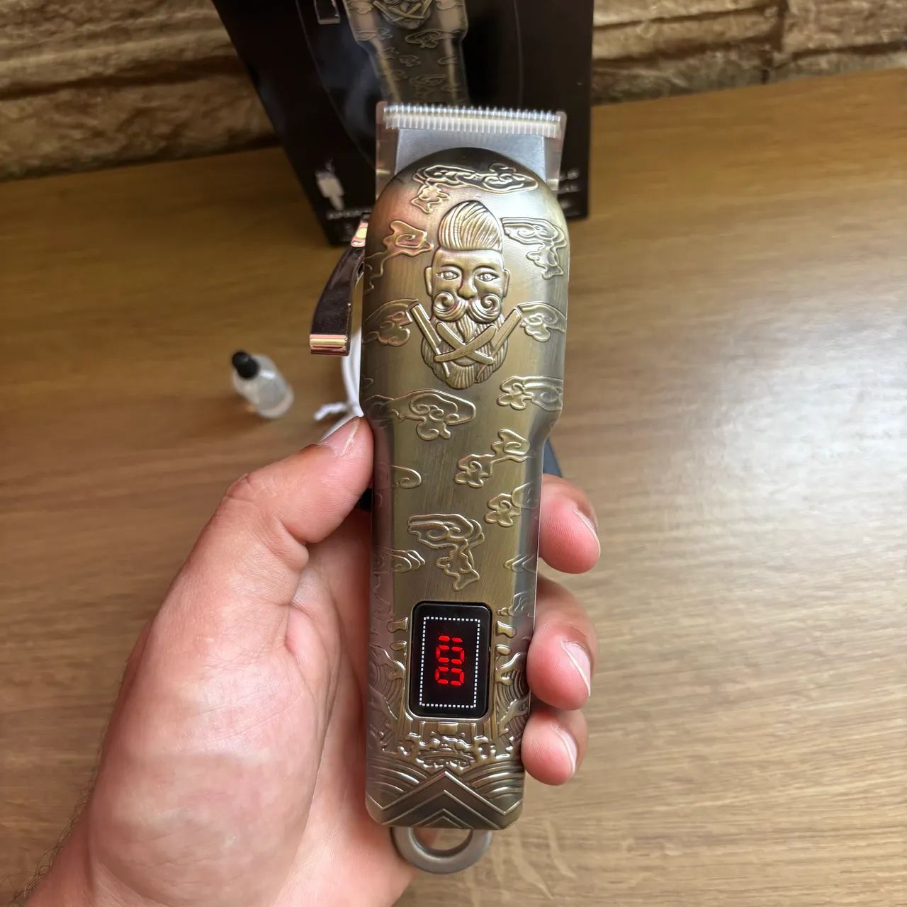 BARBEADOR PROFISSIONAL 