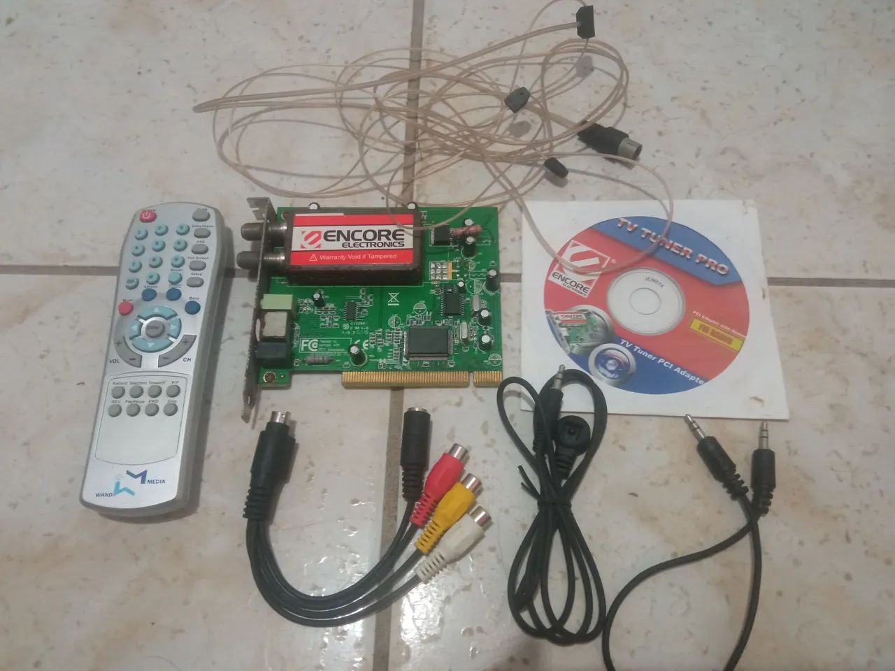 Placa de captura PCI Encore ENLTV-FM - usada