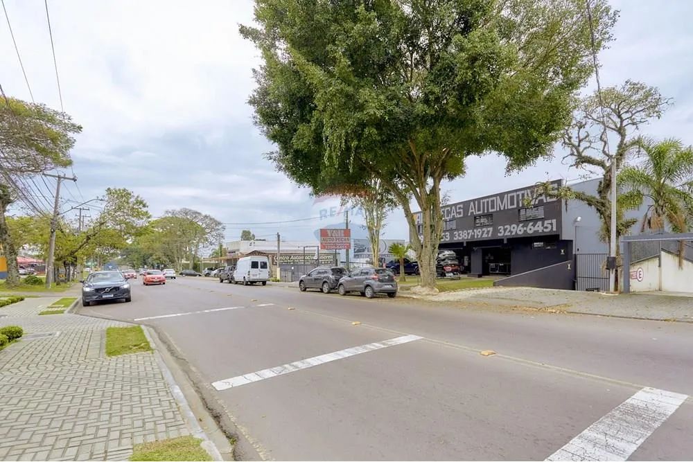 Prédio Comercial. Bairro Guabirotuba. Curitiba. PR