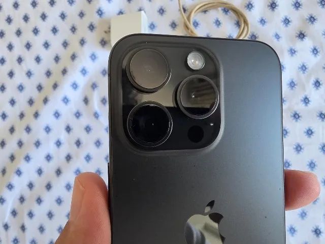E-Sim Card) iPhone 15 Pro 256GB - Garantia já expirada (Não tem