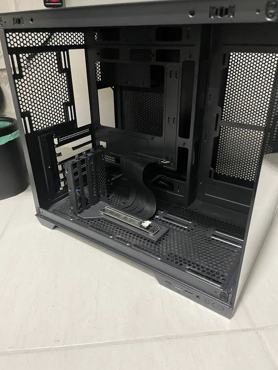 Gabinete Redragon Wideload Pro + Suporte Vertical GPU - Foto 4