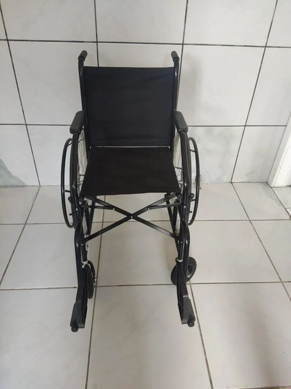 Vendo cadeira de rodas  - Foto 3