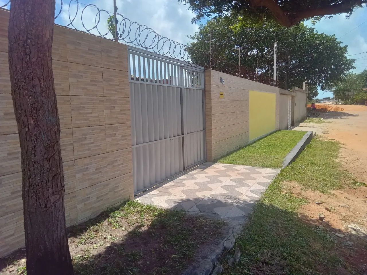 Alugo casa em muriu 