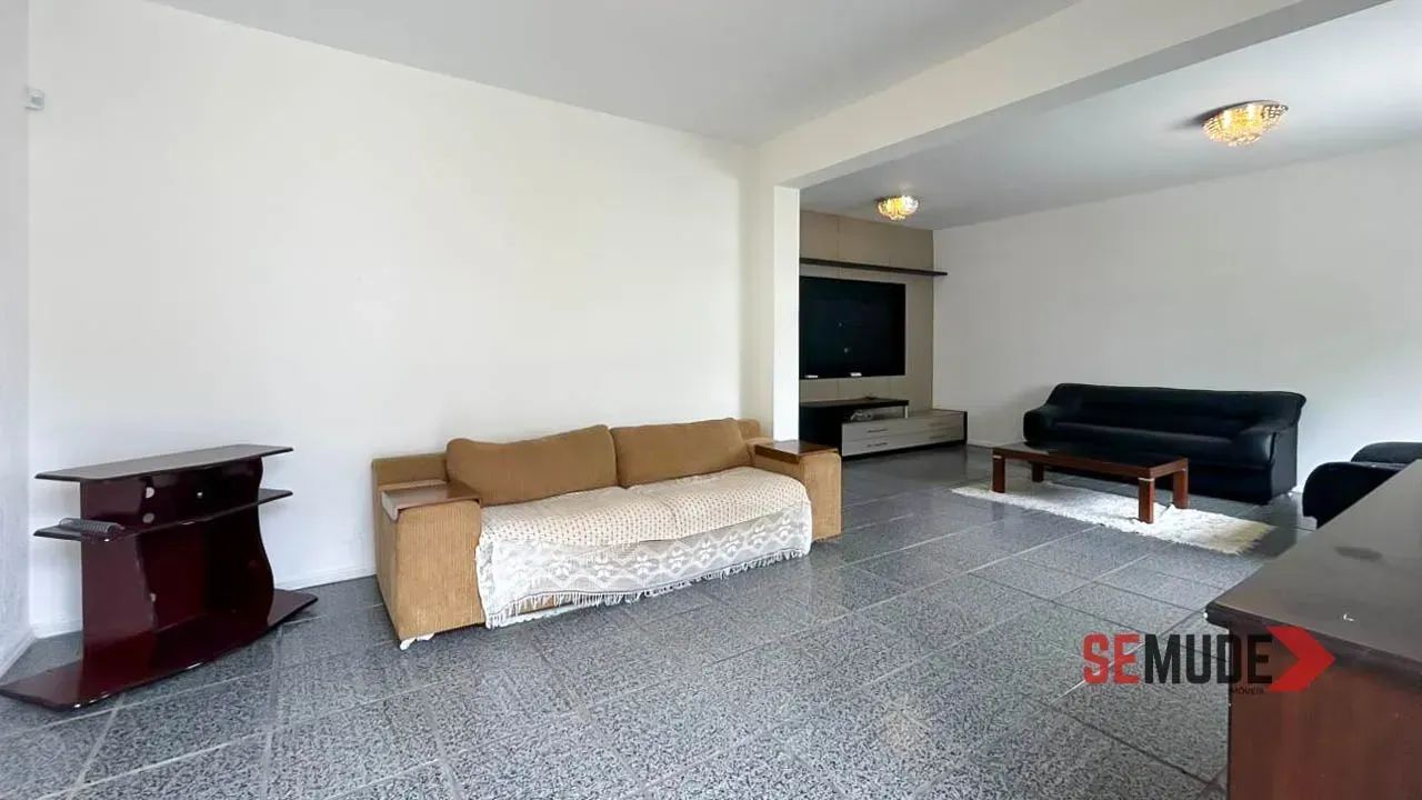 Ampla Casa à Venda em Coqueiros - Foto 4