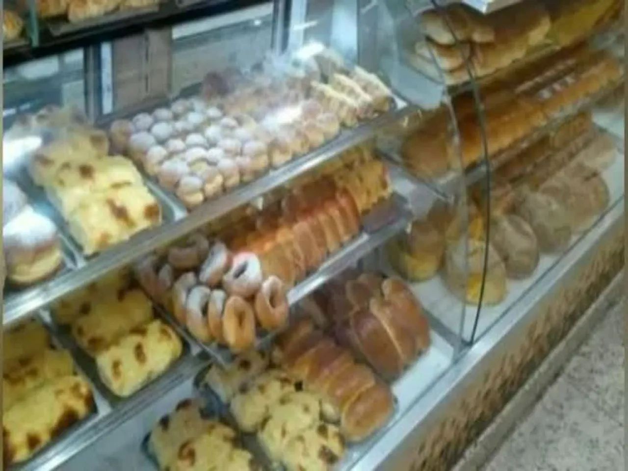 Prédio comercial na Rua Caetanópolis, 106  900 m²