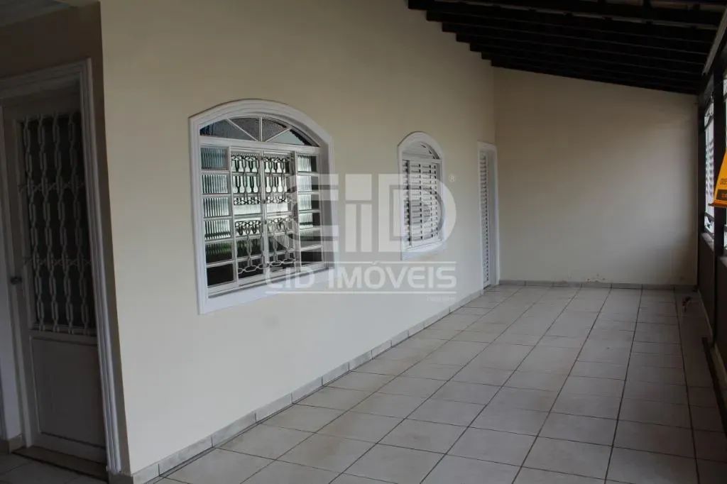 Casa com três quartos no bairro Grande Terceiro - Foto 2