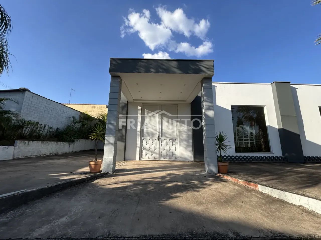 Imóvel Residencial com Vocação para Comercial - Espaçoso com +20 Vagas