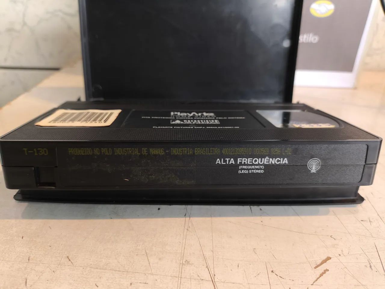 Fita VHS - ALTA FREQUÊNCIA LEGENDADO  - Foto 4