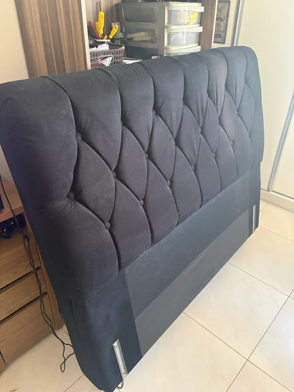 Cabeceira de cama casal estofada preta 