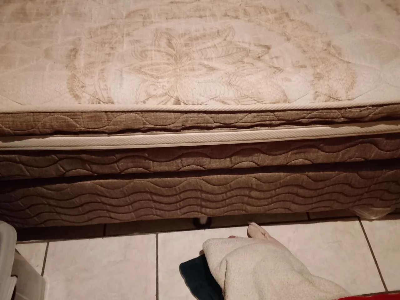Vendo cama box Queen  - Foto 5