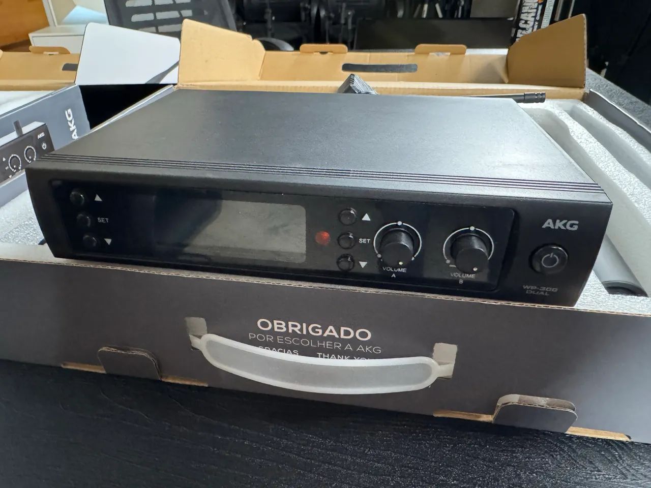 Microfone sem fio duplo AKG WP300 DUAL - Foto 5