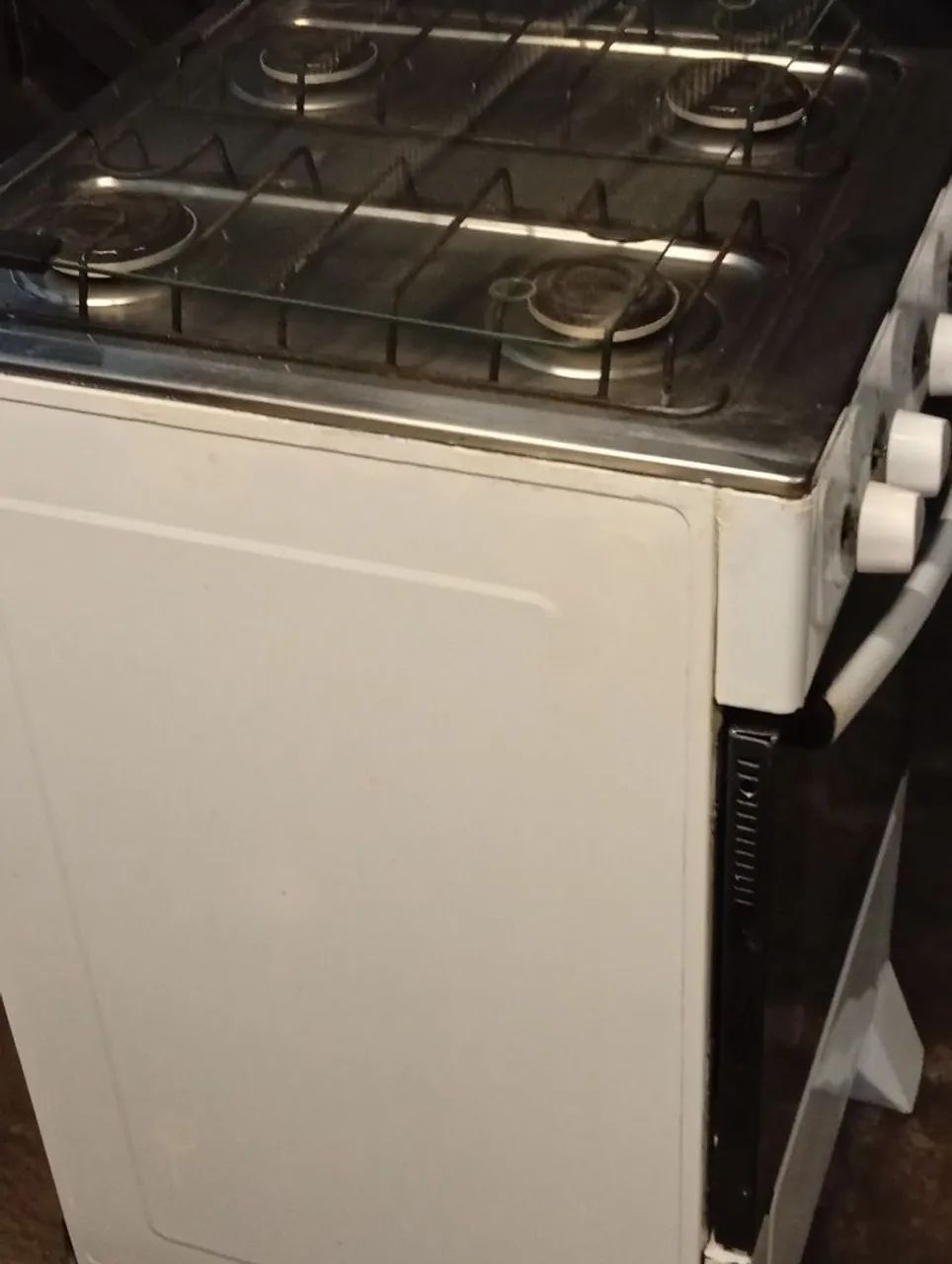 Fogão simples, não e elétrico,tá funcionando perfeitamente  - Foto 2