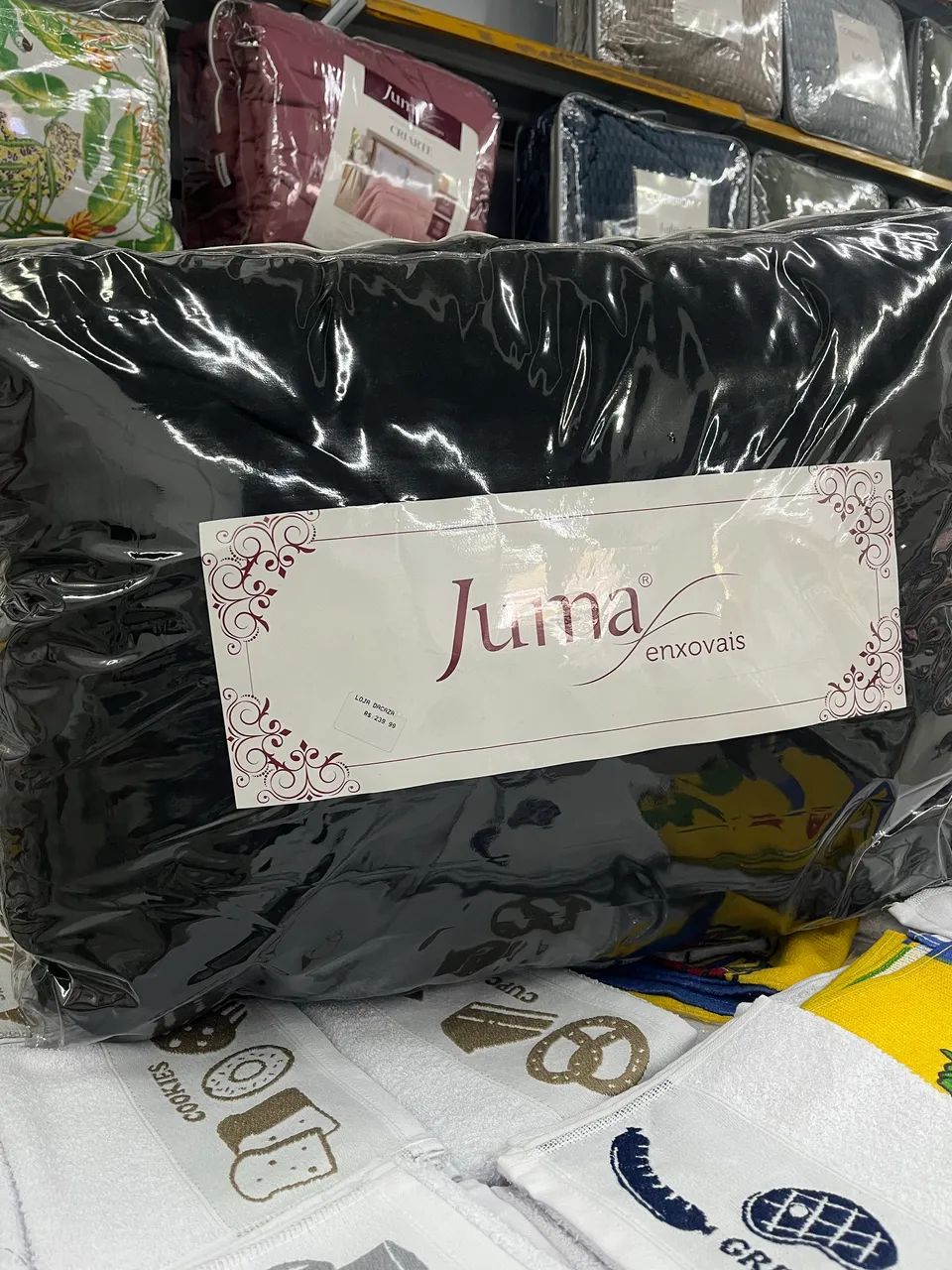 Edredom queen juma , preto ?