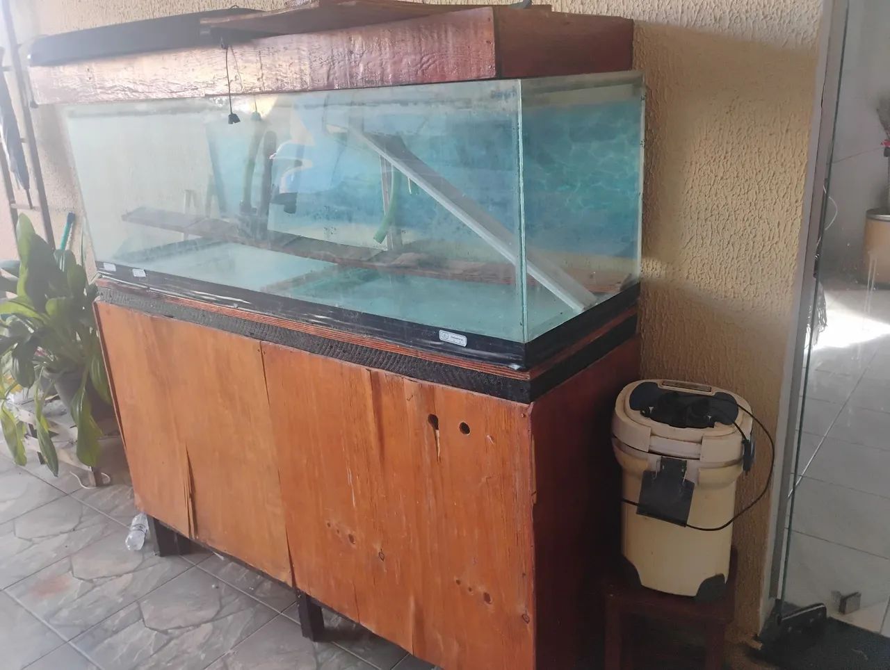 Aquário 400 litros, 160x50x50, movel de madeira, 1300 reais