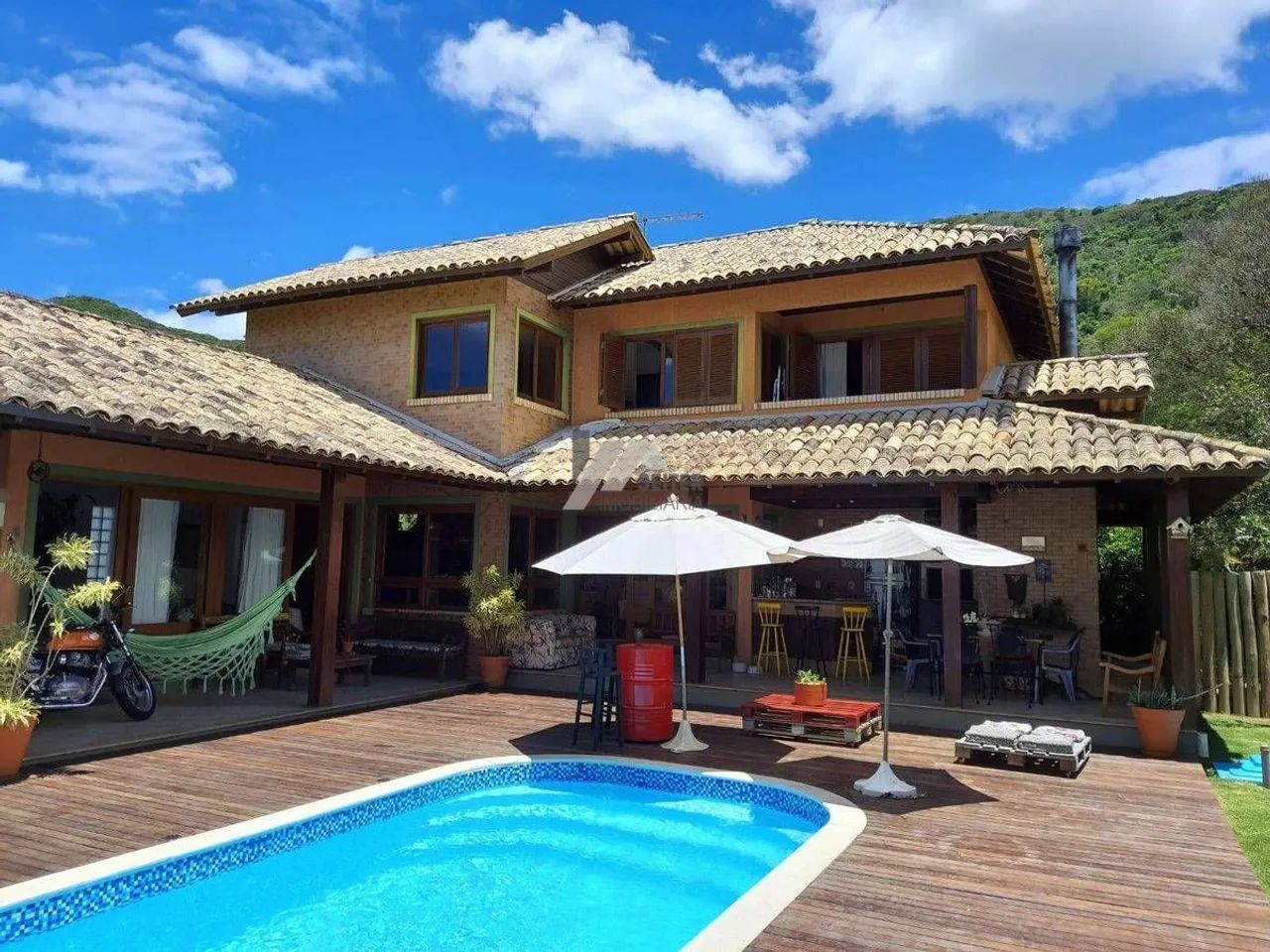 Casa com 3 Quartos para Alugar Lagoa da Conceição Florianópolis