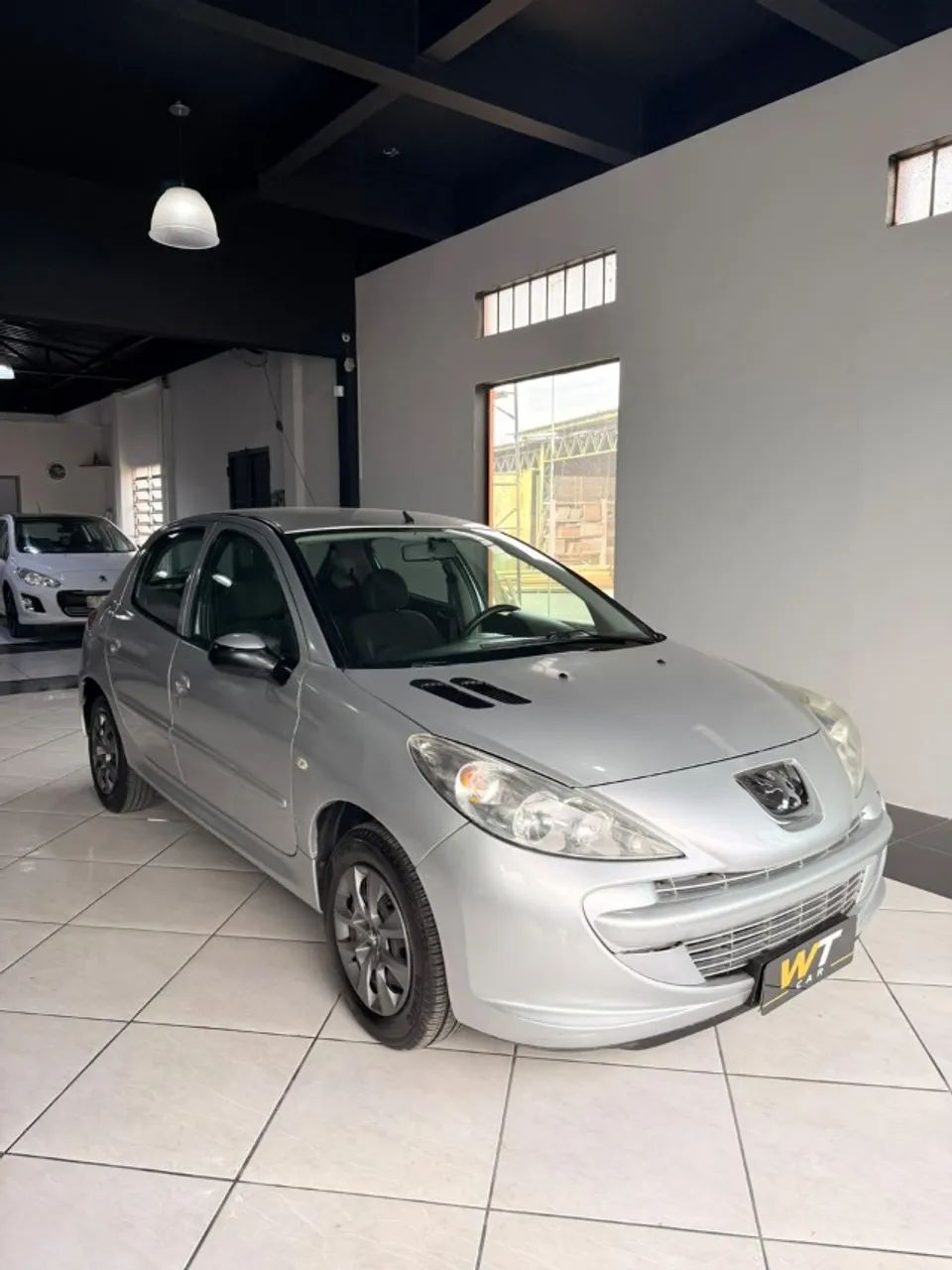 Peugeot 207 207 XR 1.4 FLEX 8V 5P 2012