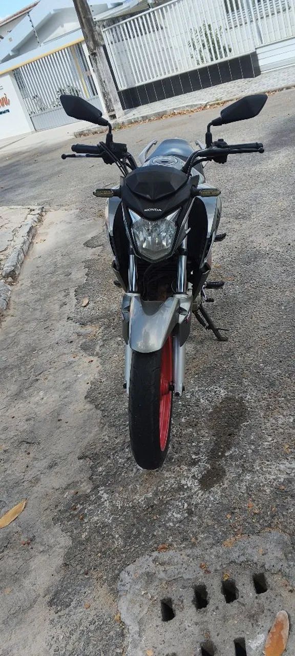 Vendo cb twister 250 cc flex. Falar com Edmo. *21