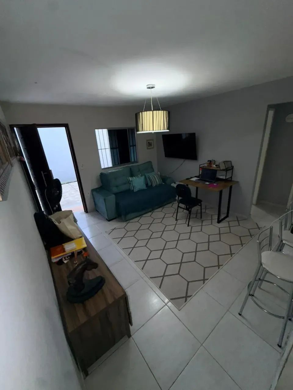 ALUGO CASA COM 2 QUARTOS SEMIMOBILIADA NO ANTARES - Foto 2