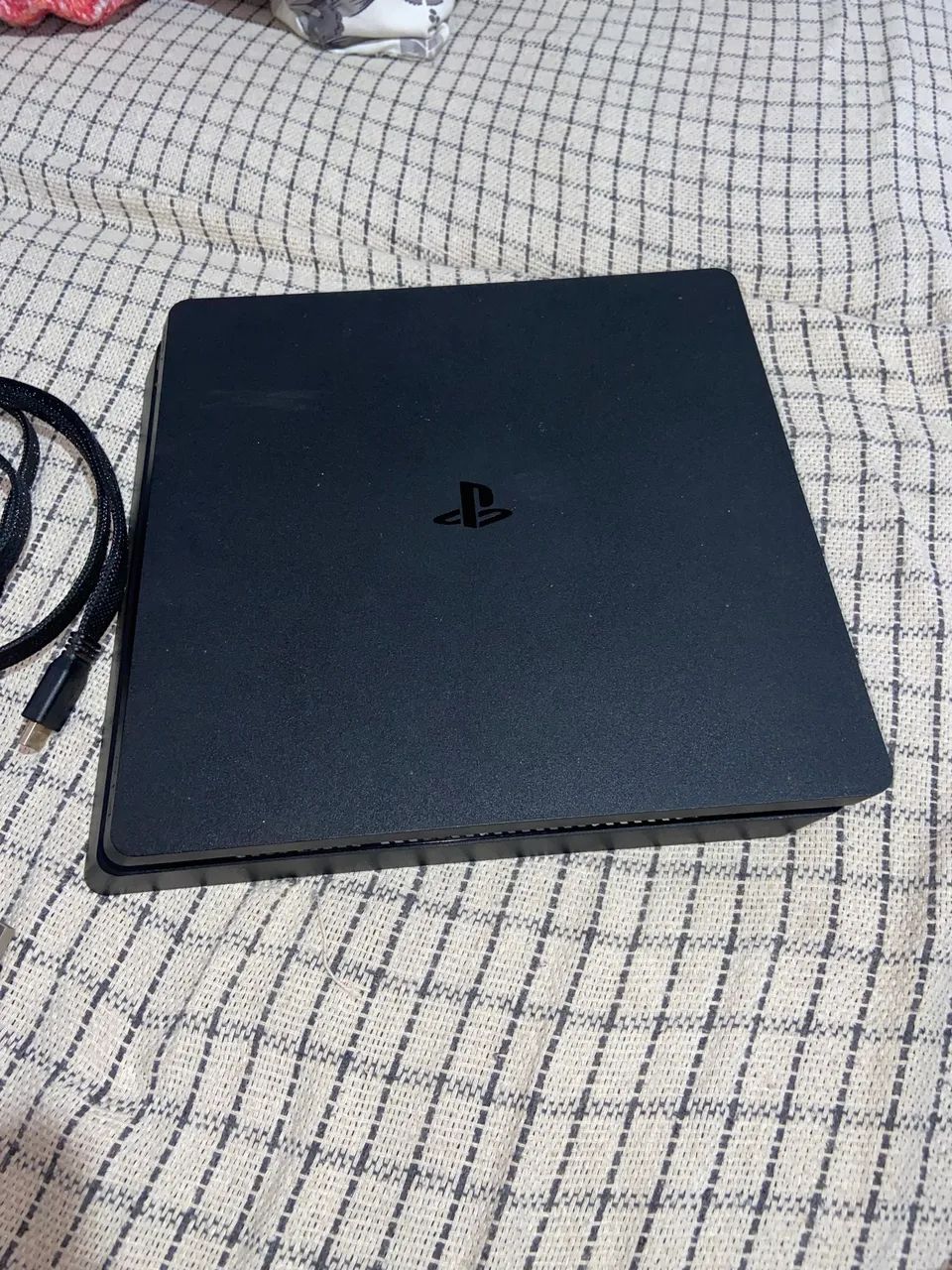 PS4 Slim muito conservado! 