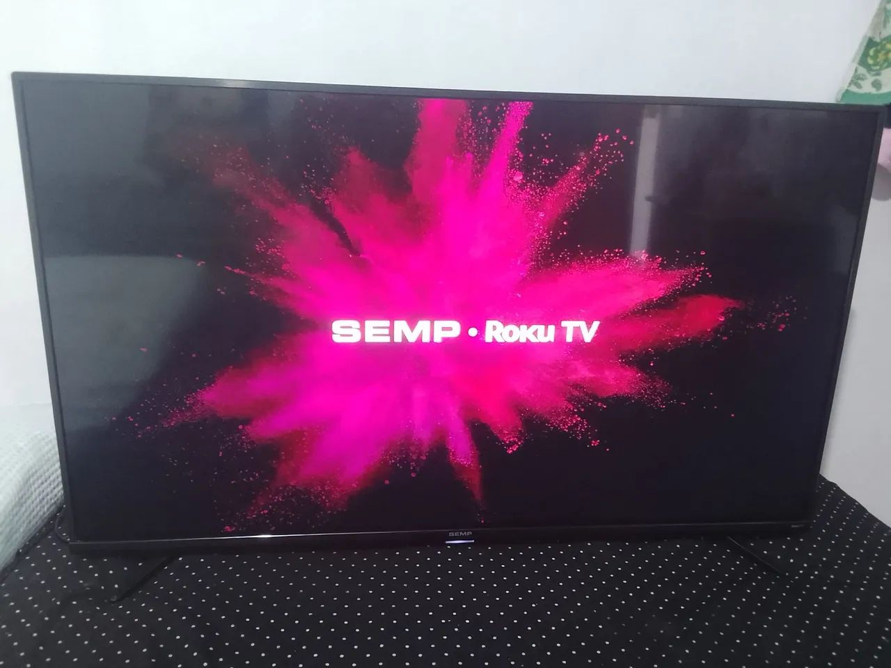 Smart tv semp roku 50 polegadas,em perfeito estado!!!