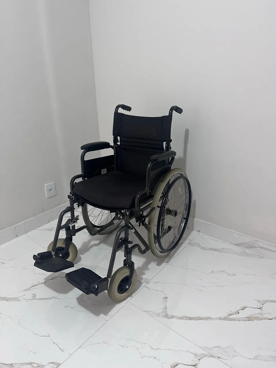 Cadeira de rodas Dellamed - Foto 2