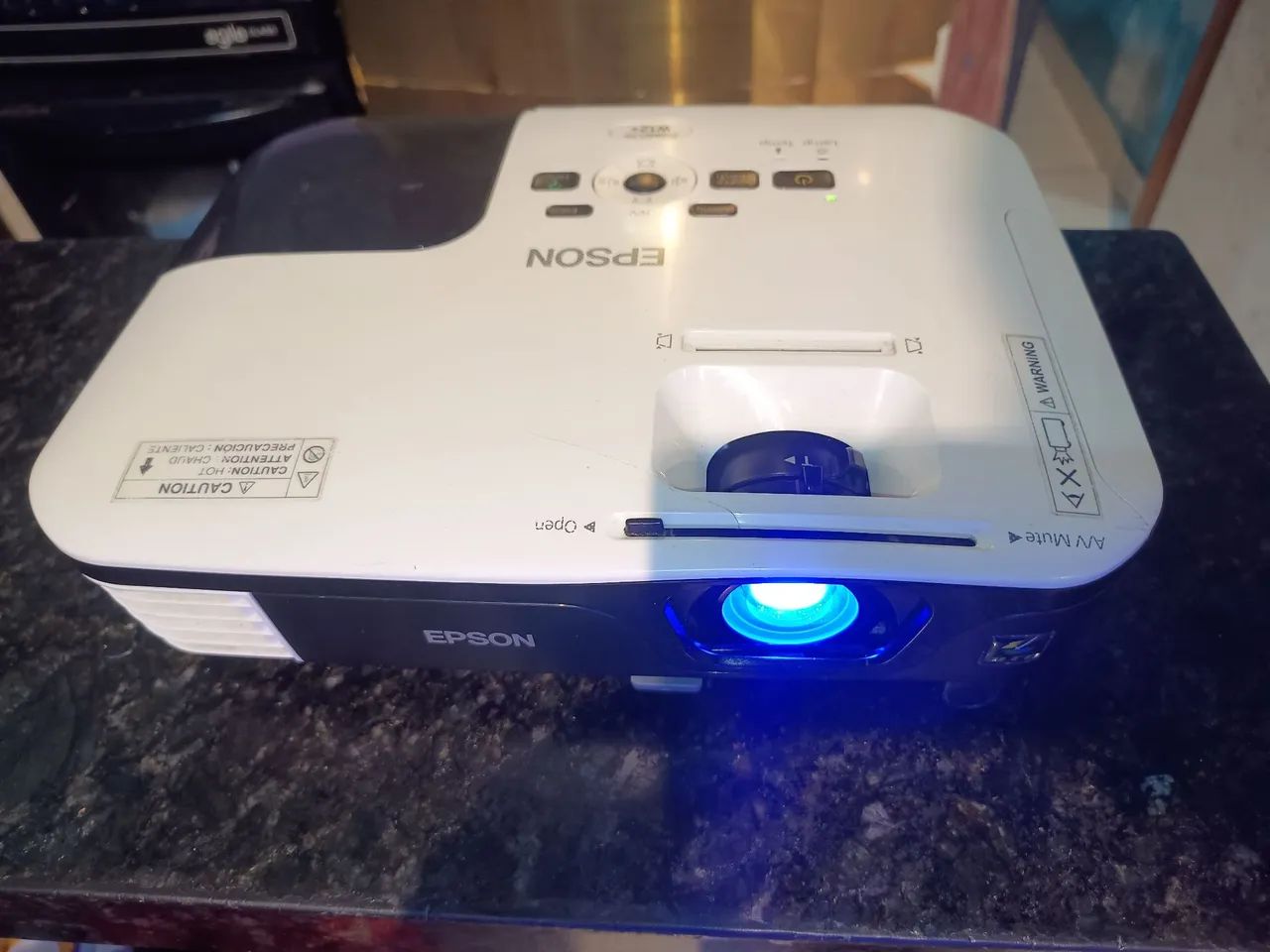 Projetor Epson Power lite W12 - Foto 2