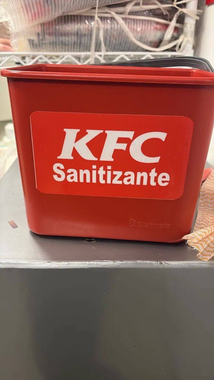 Auxiliar de cozinha 