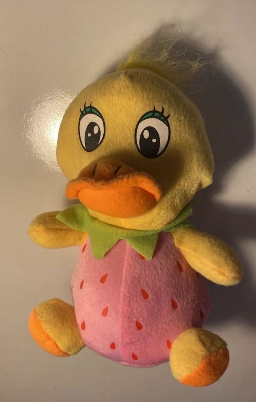 Boneco de Pelúcia - Pato Morango 20cm