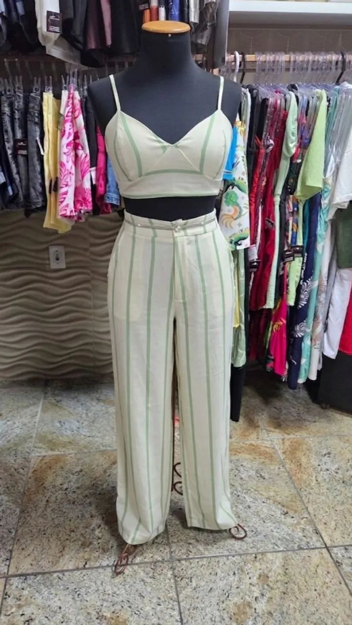 MANEQUIM COM PEDESTAL EM PERFEITO ESTADO!