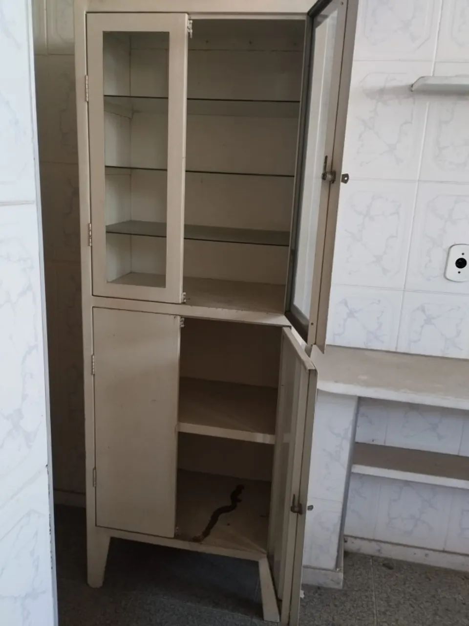 Armário  vitrine  hospitalar usado  - Foto 4
