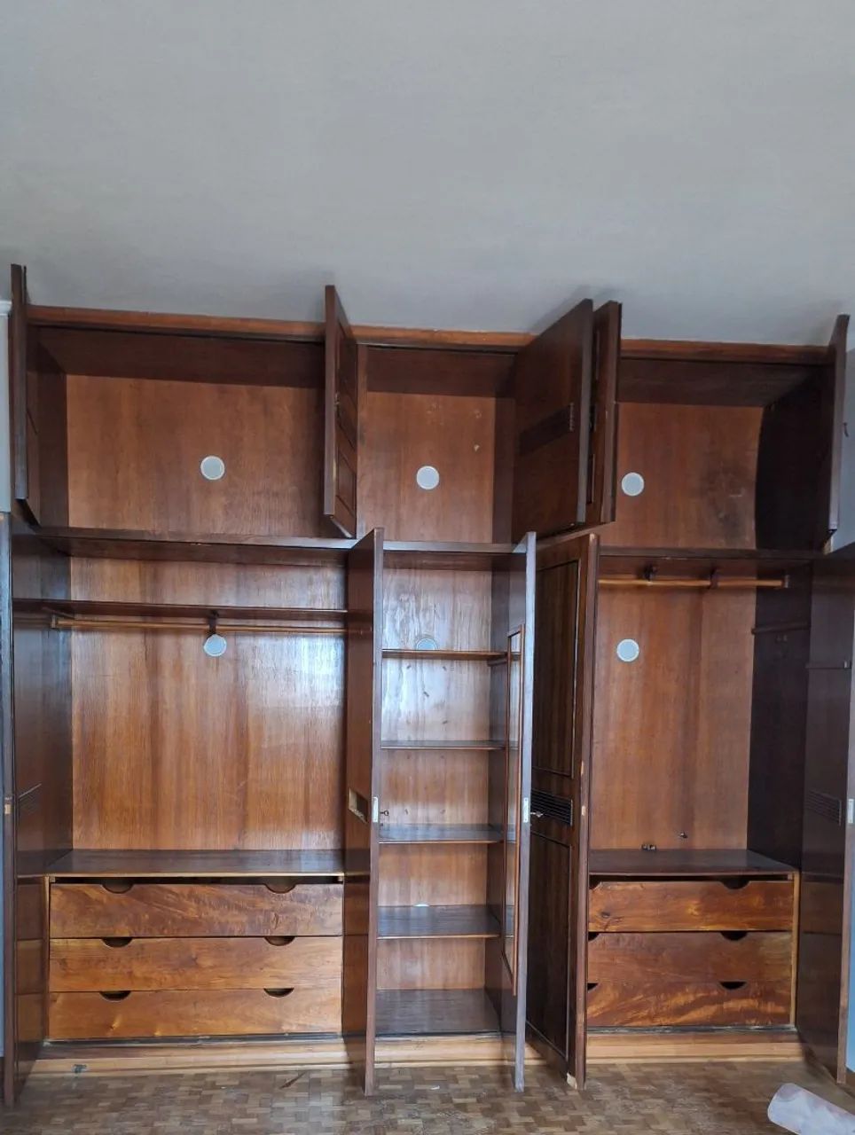 Vendo guarda roupas em madeira !! - Foto 3