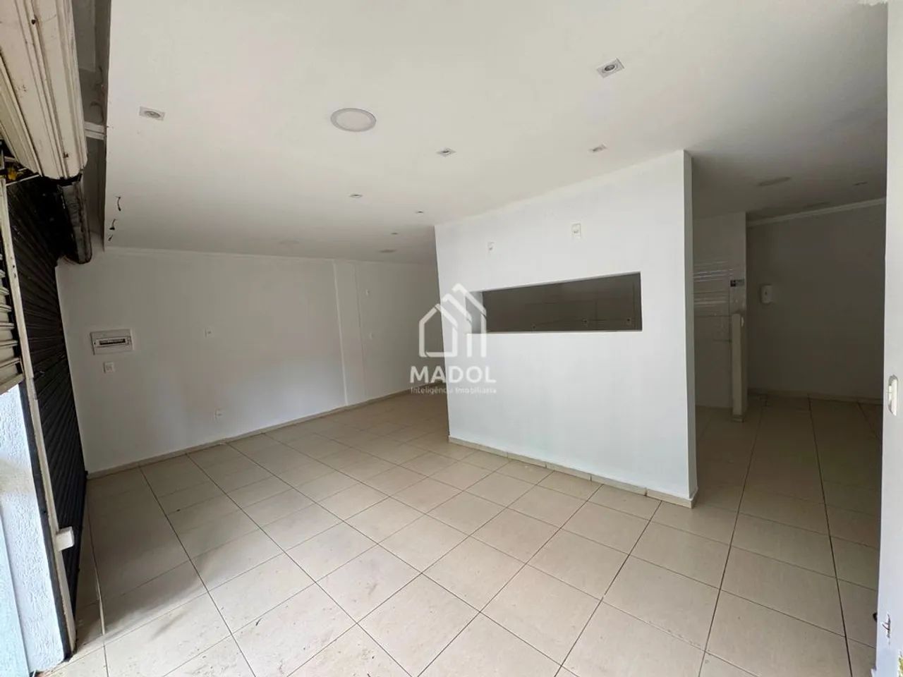 Sala comercial para locação na Rua Balduíno Taques, por R$ 5.000,00. - Foto 2