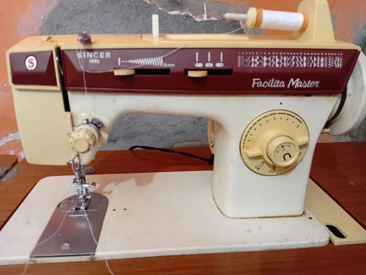 Máquina de costura Singer - Foto 2