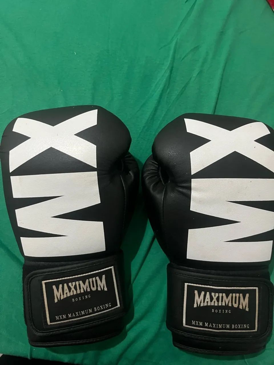 Luvas de Boxe Maximum Boxing - Preta e Branca - Foto 3