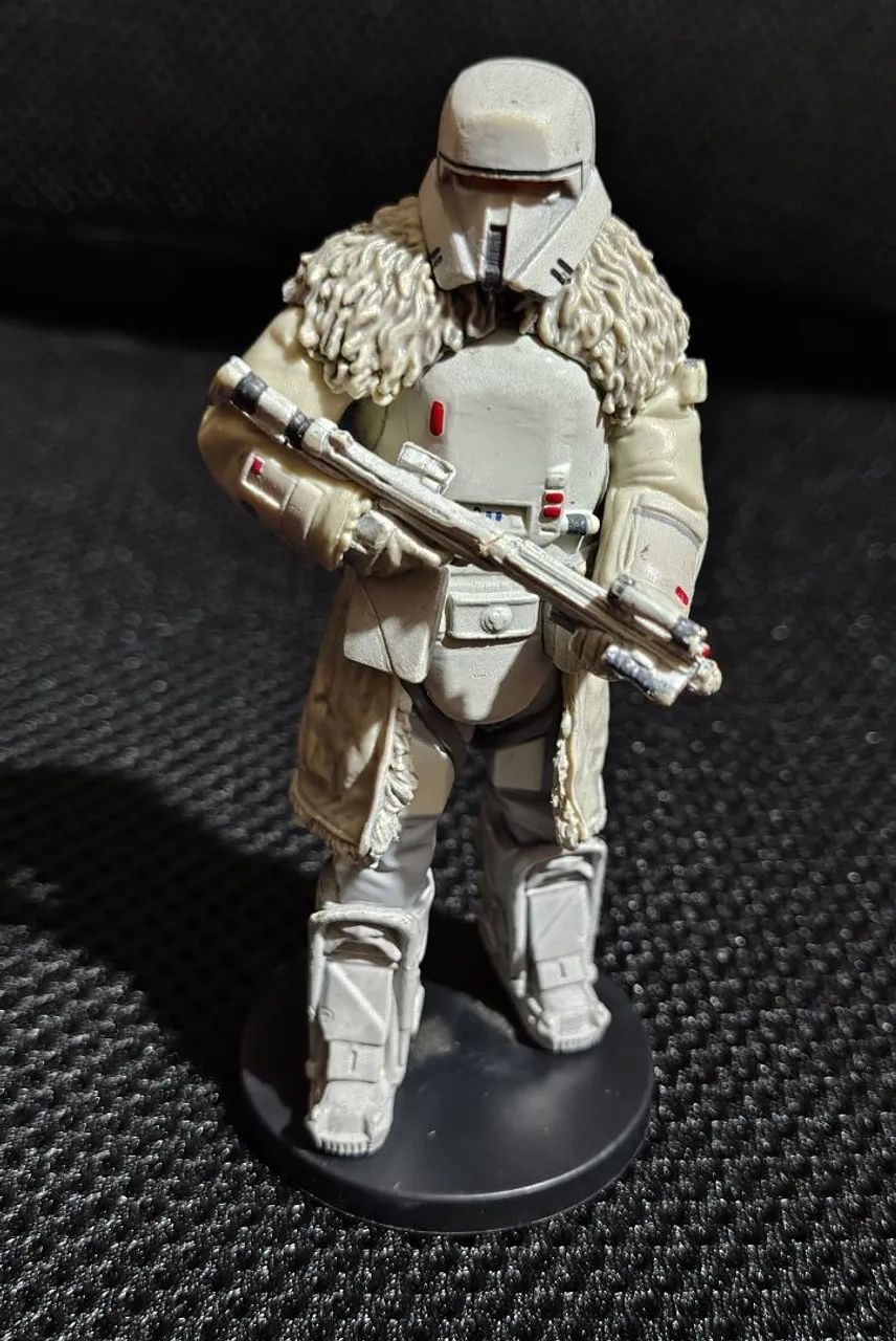 2 Bonecos Disney Star Wars Lucasfilm Chewbacca e Range Trooper      - Foto 3