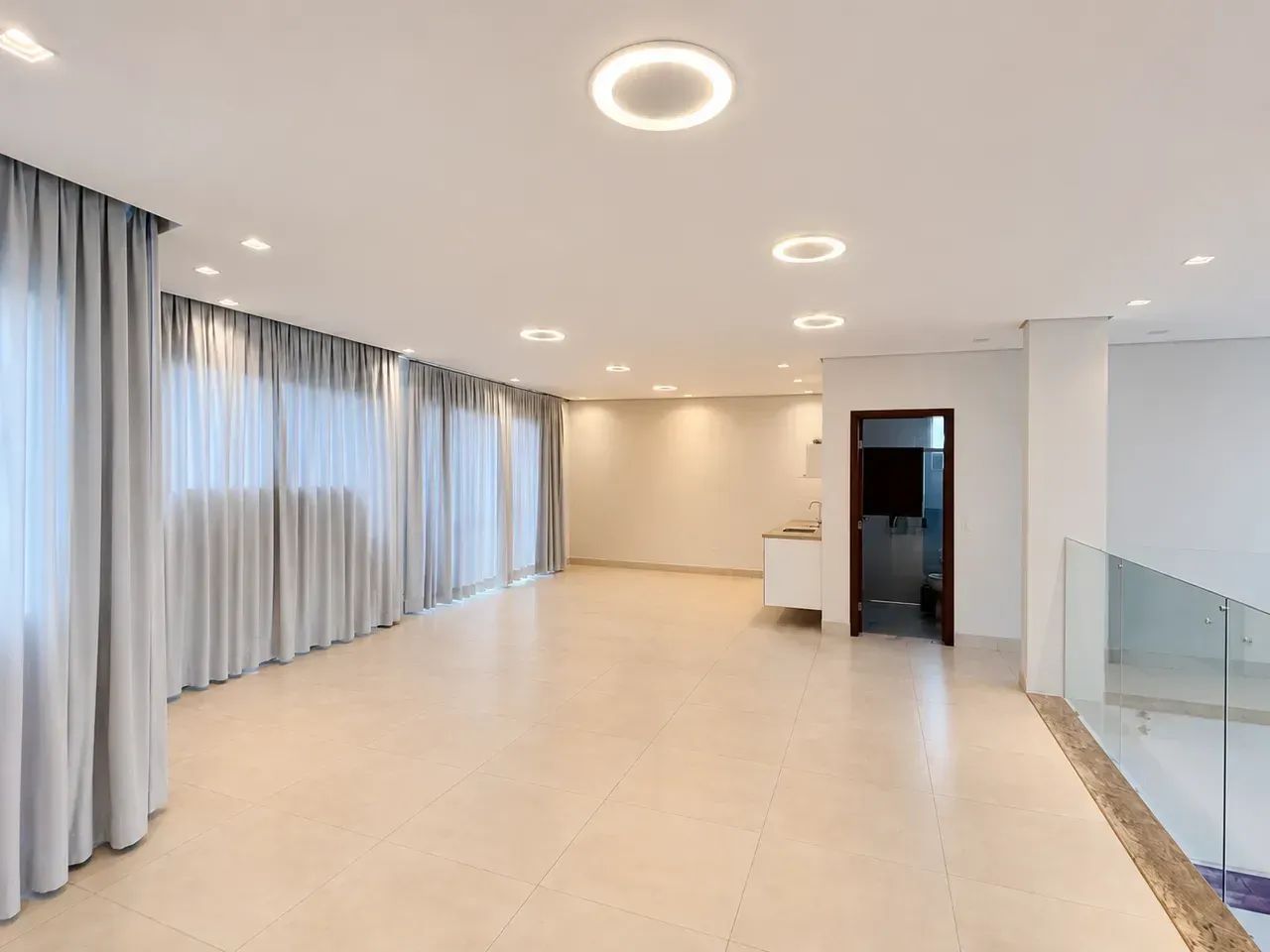 Sobrado para aluguel com 321 metros quadrados com 4 quartos - Foto 2