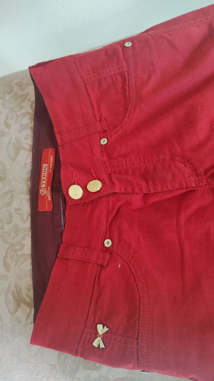 Calça jeans vermelha 