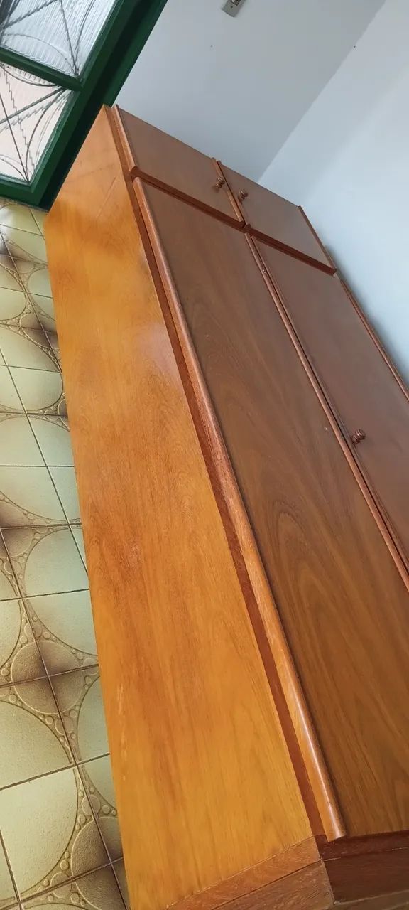 Armário multiuso de MADEIRA! (Não é MDF) Com maleiro e gaveta  - Foto 5