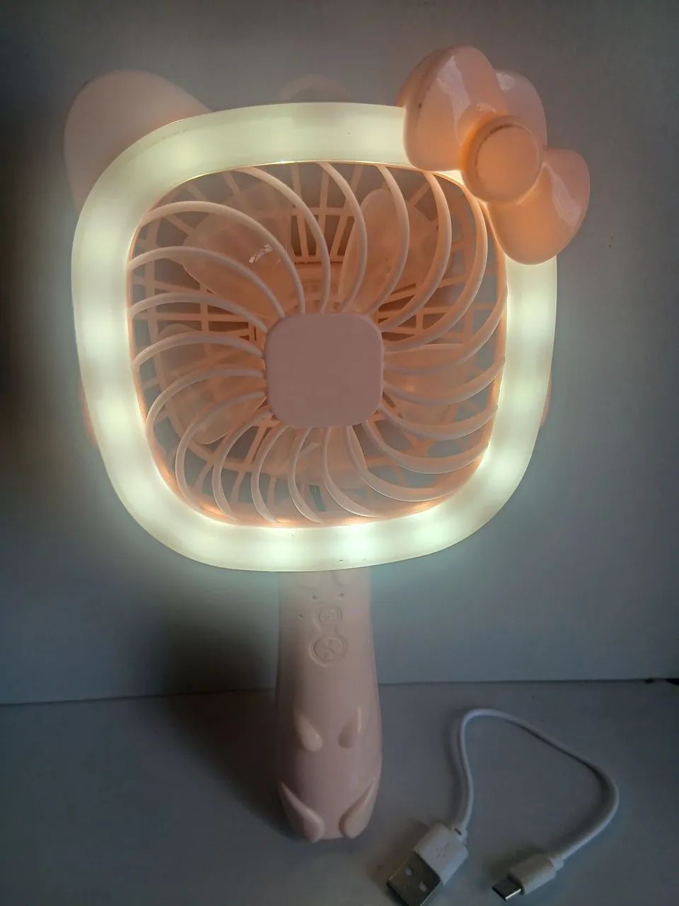 Mini Ventilador Hello Kitty com LED - Foto 4