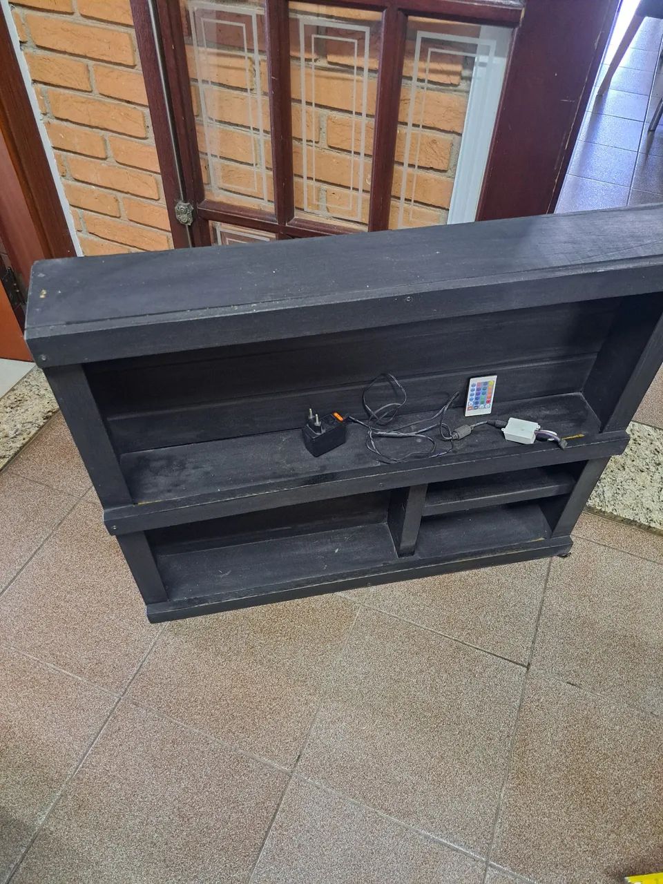 Bar de bebida suspenso com LED<br><br>$150,00<br> - Foto 2