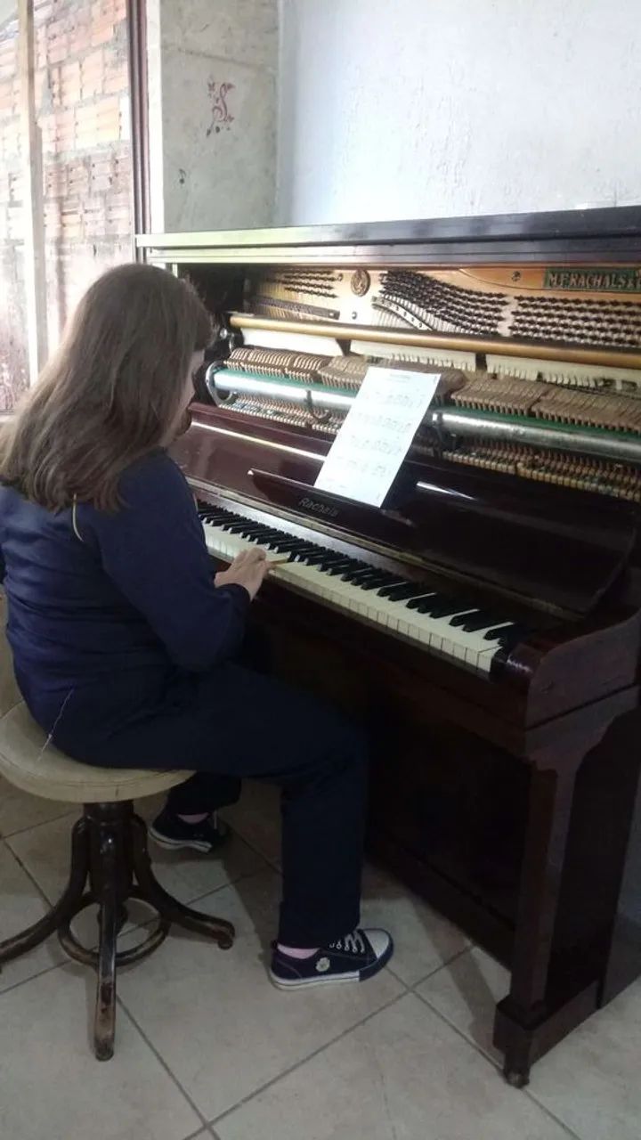 Aulas de teclado e violão 
