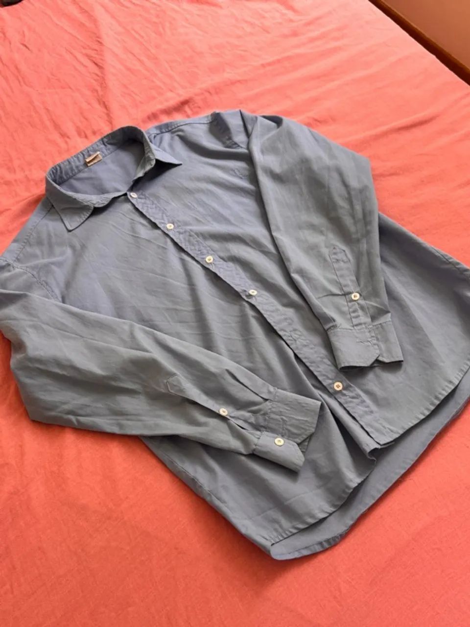 Short jeans e camisas para doação - Foto 2