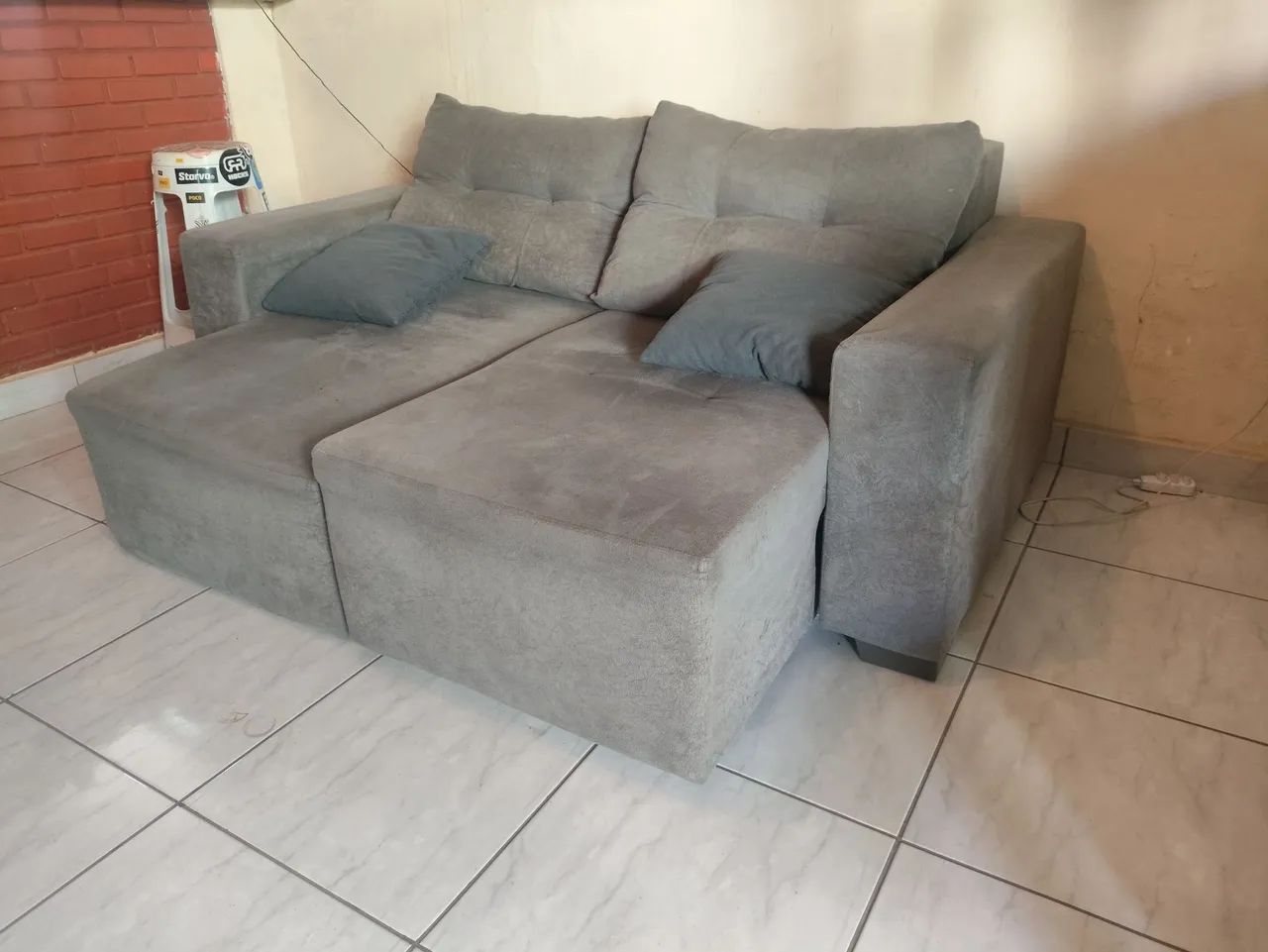 Sofá Retrátil e Reclinável 2 Lugares Suede Cinza 2,00m - Pouco Uso - Foto 4
