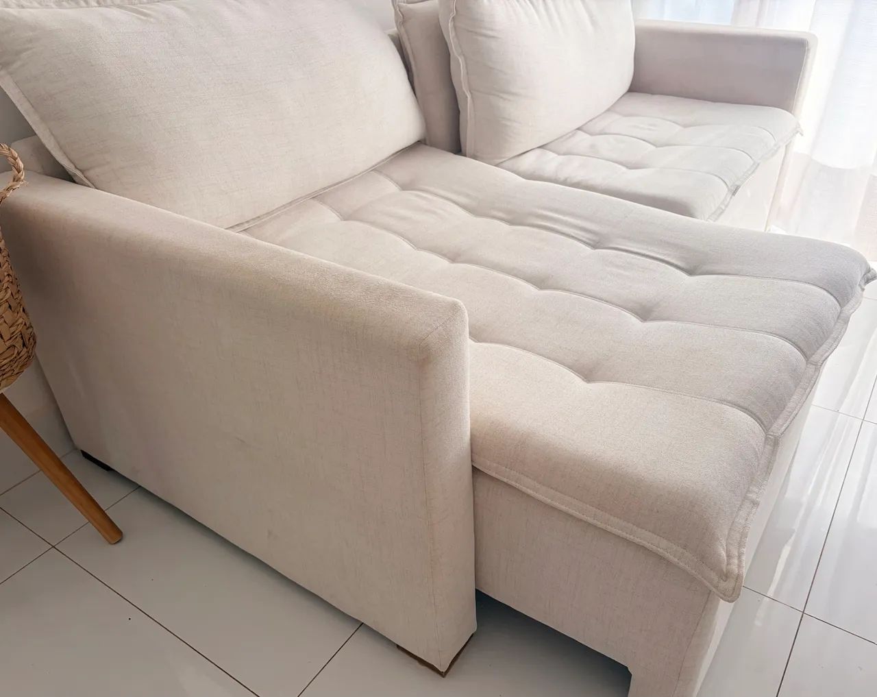 Sofá retrátil 3 lugares 2m cor creme - Foto 4