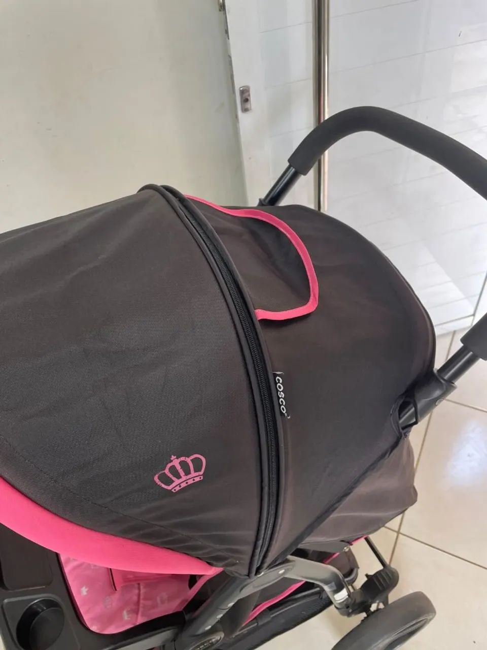Carrinho de bebê super conservado. - Foto 2