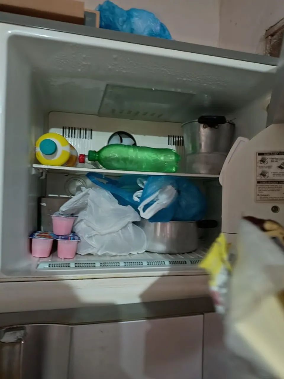 Vendo uma geladeira,usada... - Foto 4