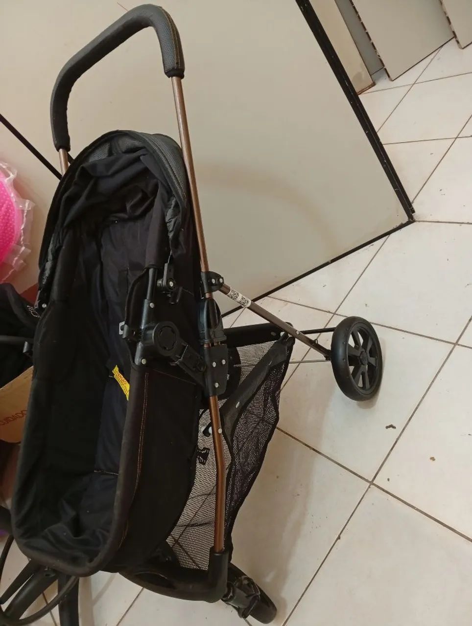 Vende se várias coisas de crianças 