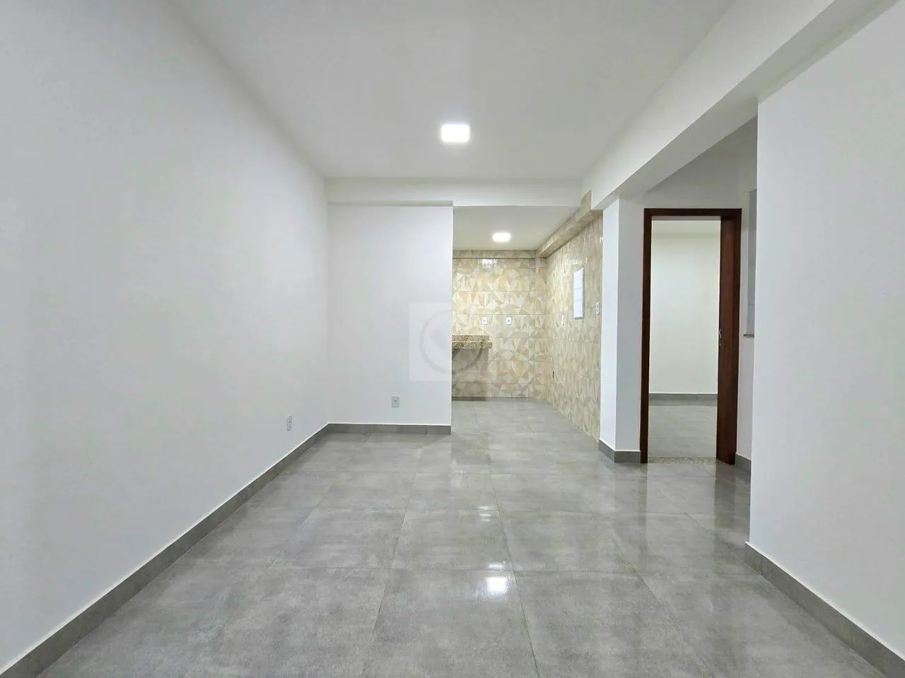 Ponto Comercial na Avenida Hermes Fontes vizinho ao Subway - Foto 3