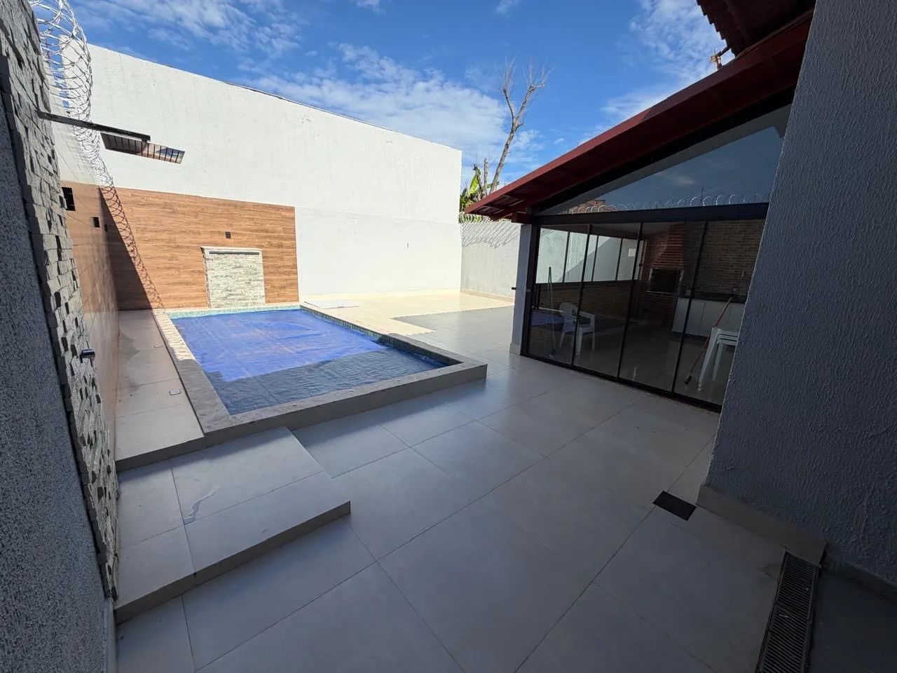 VENDO ÁGIO DE CASA COM PISCINA OU QUITADA - Foto 3