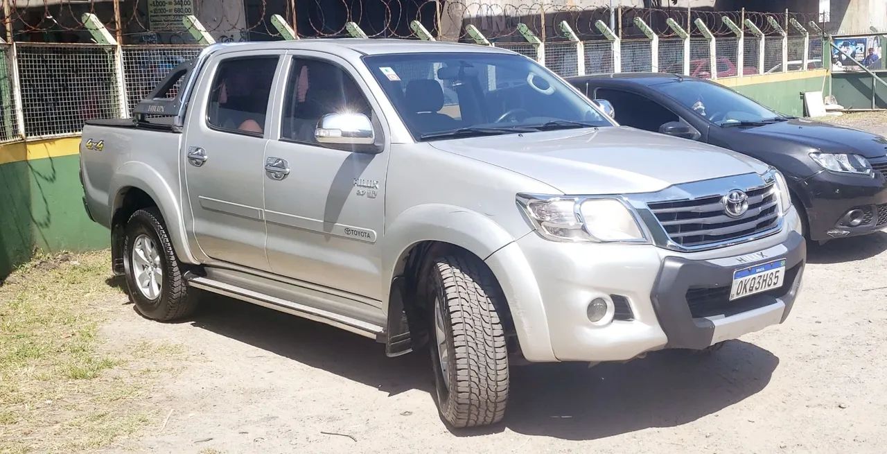 Toyota Hilux CD SRV 4X4 2.7 AT FLEX 2013